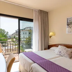 Отель Rvhotels Avenida